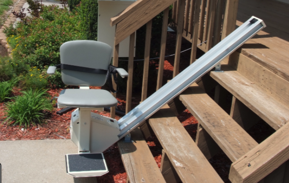 Crest HD Outdoor Stairlift